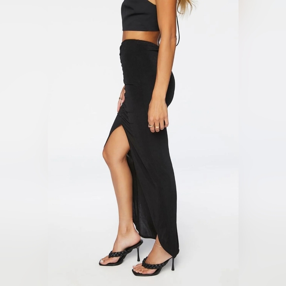 🥀 Ruched high•low Skirt - Picture 3 of 5